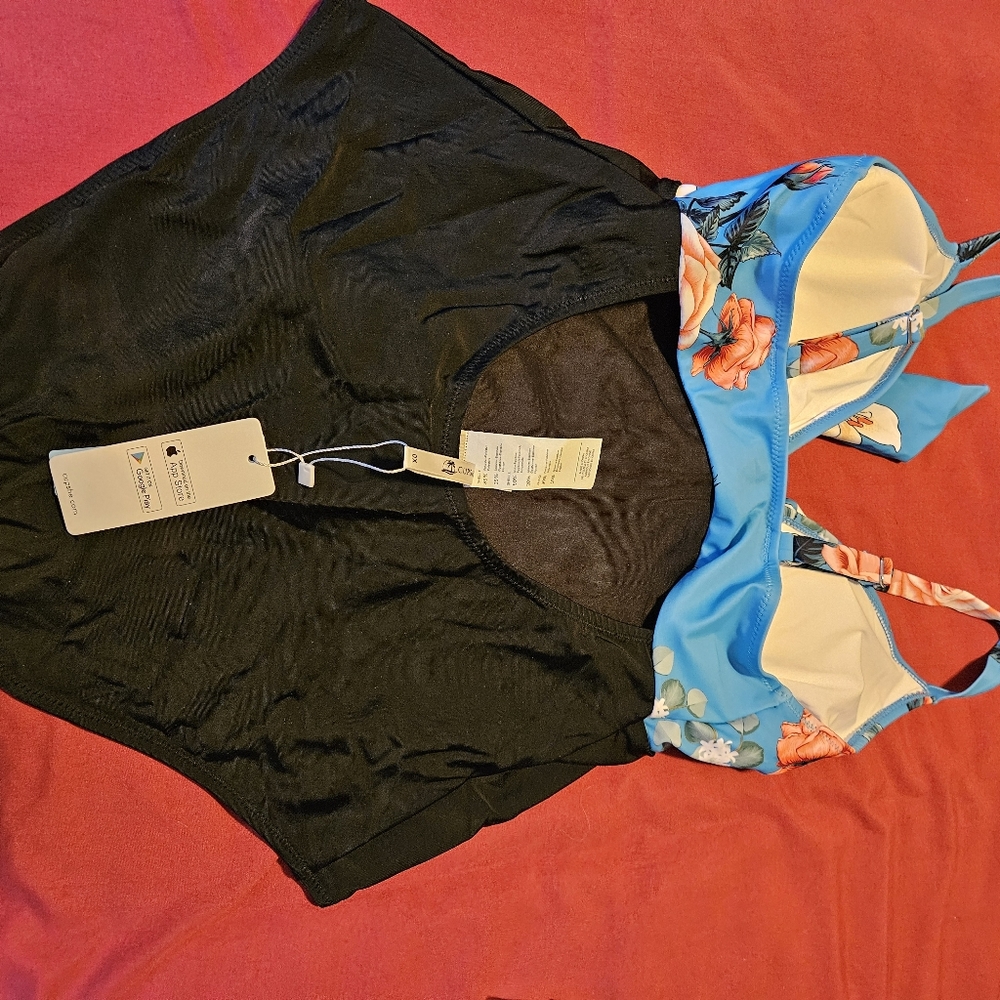 Swimsuit! - Picture 3 of 4